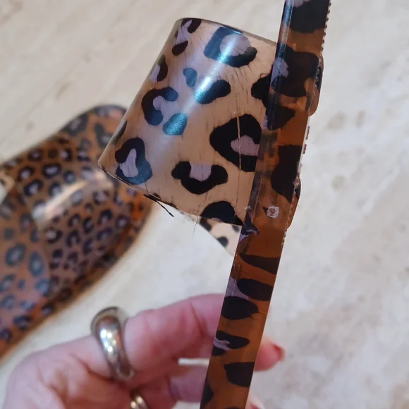 Beach by Matisse Leopard Print Slides - Picture 7 of 7